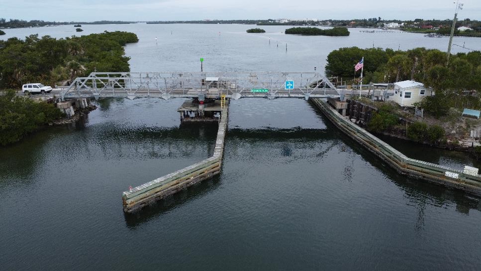 alt="Swing Span Bridge"